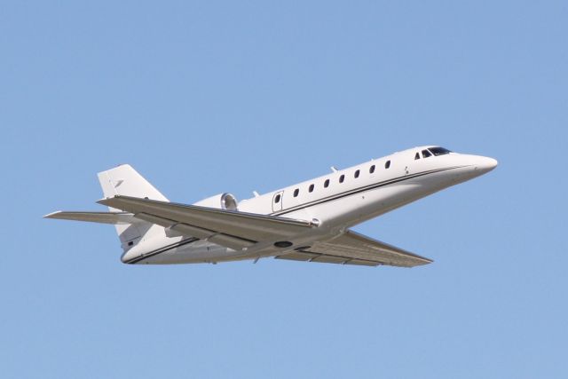 Cessna Citation Sovereign (N221LC) - Cessna Citation Sovereign (N221LC) departs Sarasota-Bradenton International Airport