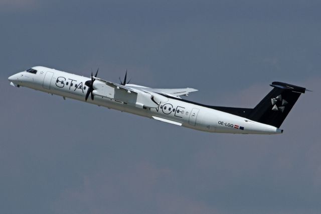 de Havilland Dash 8-400 (OE-LGQ) - "Star Alliance" livery