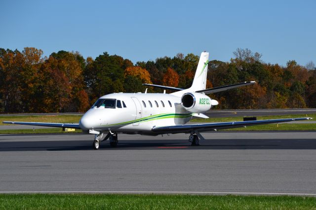 Cessna Citation Excel/XLS (N321CL) - C&C AVIATION LLC (Liberty University) at KJQF. Former owner appears to be CenturyLink. - 11/7/18