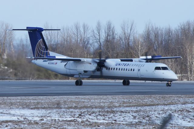 de Havilland Dash 8-200 (N336NG)