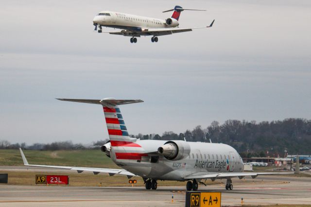 Canadair Regional Jet CRJ-200 (N262PS)