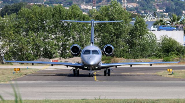 Embraer Legacy 450 (LX-JET)