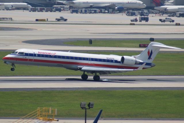 Canadair Regional Jet CRJ-700 (N545PB)