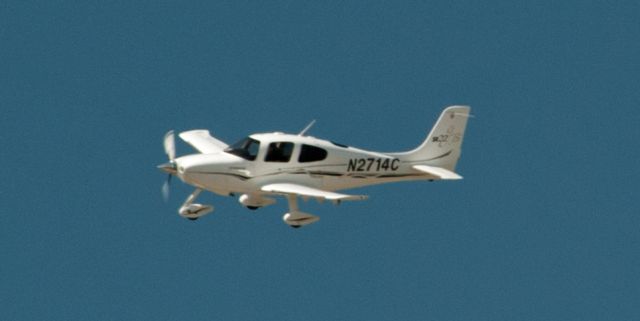 Cirrus SR-22 (N2714C) - Left cross wind on 09 at Carson City