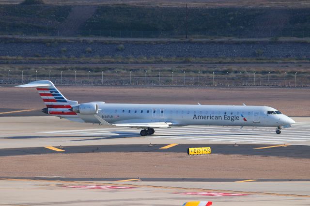 Canadair Regional Jet CRJ-900 (N241LR)