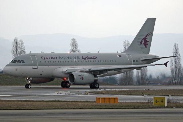 Airbus A319 (A7-HHJ)