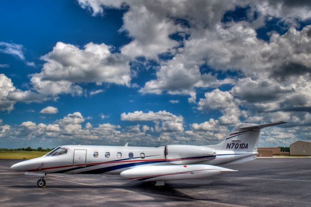 Learjet 35 (N701DA)