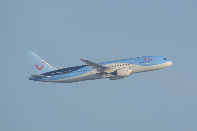 Boeing 787-8 (PH-TFK) - TAKEOFF AALSMEERBAAN 11-11-2014