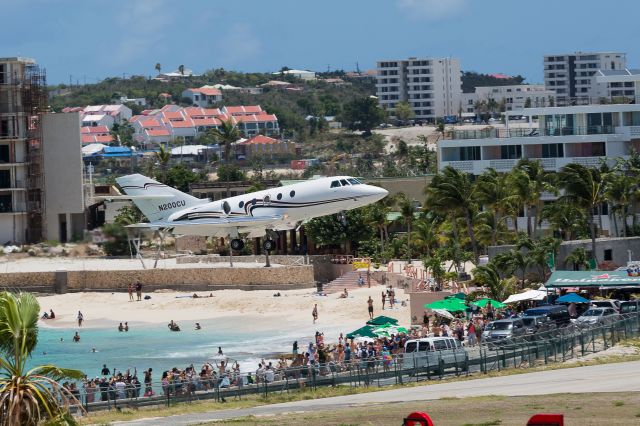 Dassault Falcon 20 (N200CU)