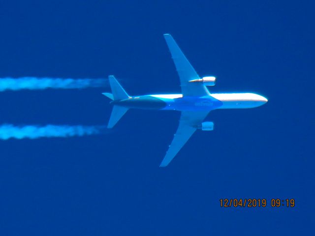 BOEING 767-300 (N313AZ)