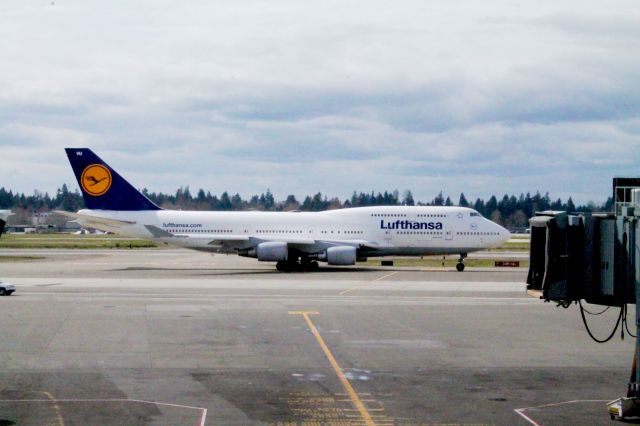 Boeing 747-400 (D-ABVU)