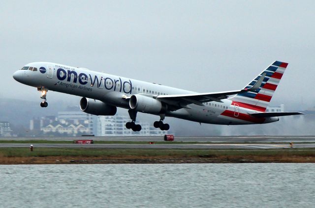 Boeing 757-200 (N174AA) - AA 2303 departing to Dallas