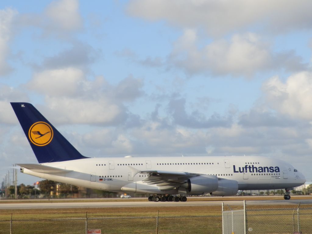 Airbus A380-800 (D-AIML)