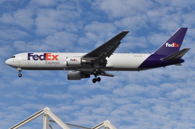 BOEING 767-300 (N282FE) - 23-L 12-19-23