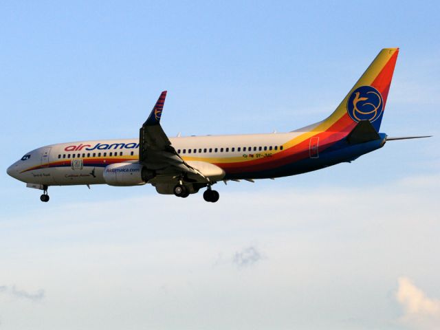 Boeing 737-800 (9Y-JMC)