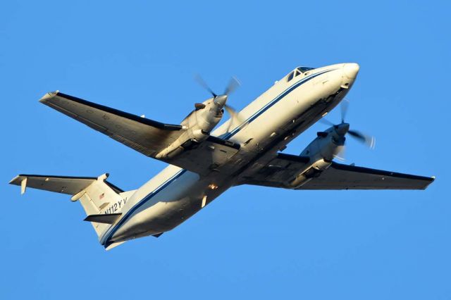 Beechcraft 1900 (N112YV) - Ameriflight Beech 1900C N112YV at Phoenix Sky Harbor on December 15, 2017. 