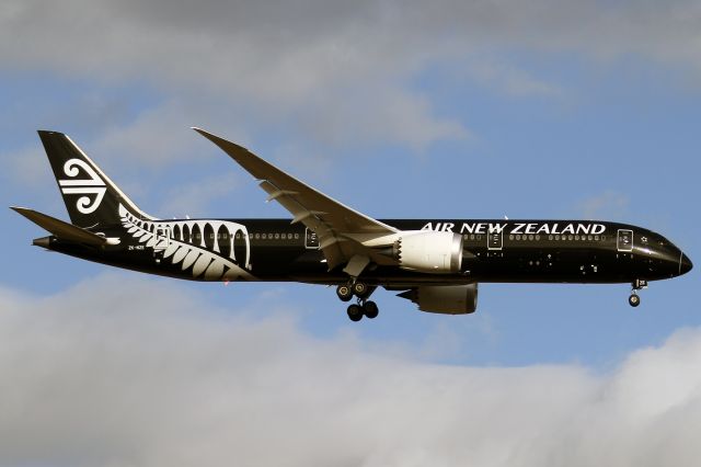 Boeing 787-9 Dreamliner (ZK-NZE)