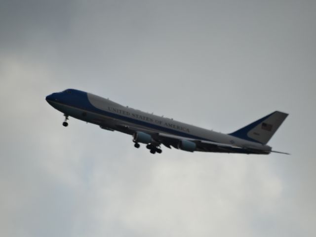Boeing 747-200 —