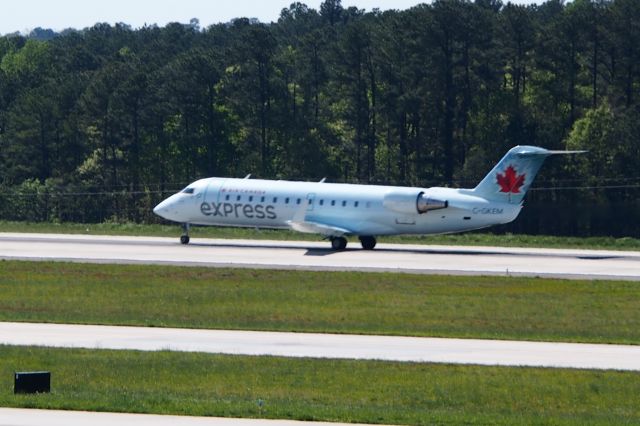 Canadair Regional Jet CRJ-200 (C-GKEM)