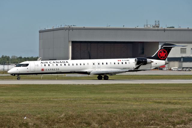 Canadair Regional Jet CRJ-900 (C-GJNZ)