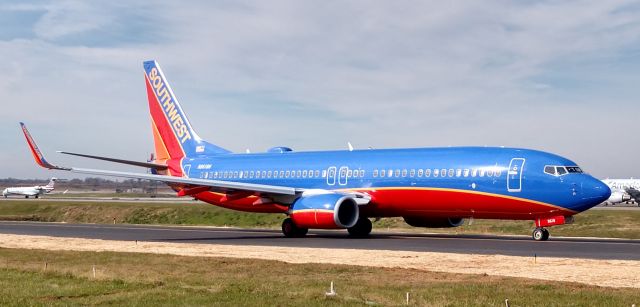 Boeing 737-800 (N8618N) - Taxing to the runway to start the trip to BWIbr /br /11/25/18