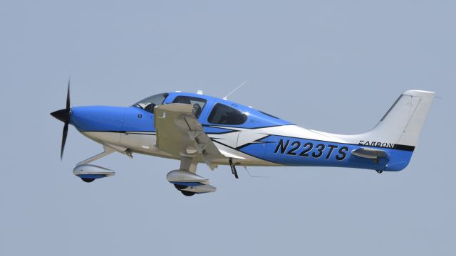 Cirrus SR22 Turbo (N223TS) - Airventure 2019