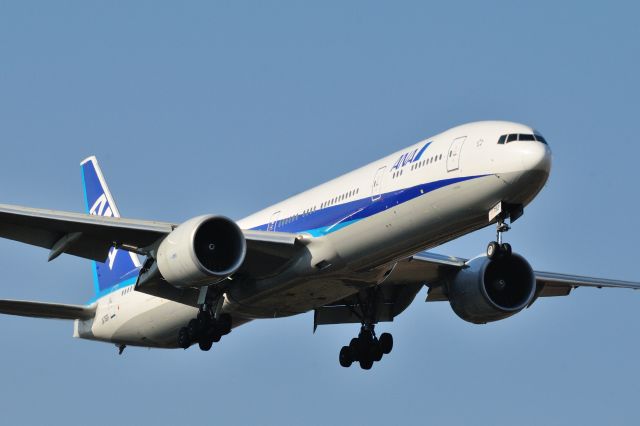 BOEING 777-300 (JA732A) - 2012/3/14
