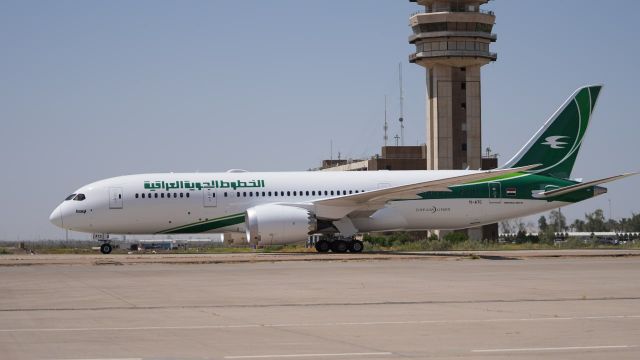 Boeing 787-8 (YI-ATC)