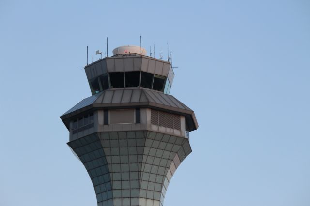 — — - O'Hare Center Tower