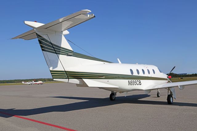 Pilatus PC-12 (N695CB)