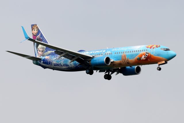 Boeing 737-800 (C-GWSV) - Westjet's 'Walt Disney World - Frozen' livery arriving from Calgary