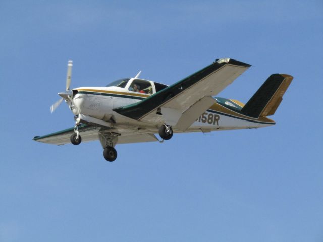 Beechcraft 35 Bonanza (N8158R) - Landing RWY 24