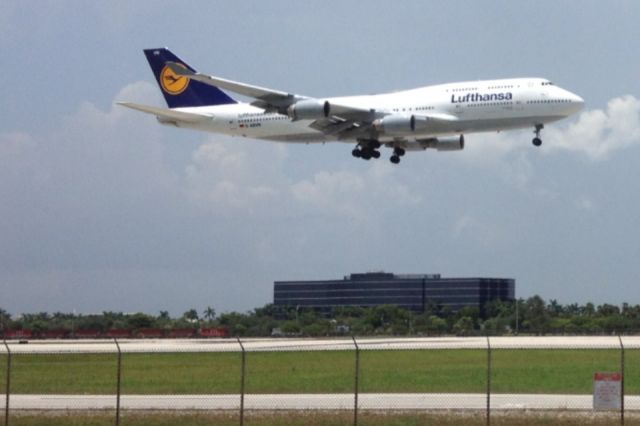 Boeing 747-400 (D-ABVN)