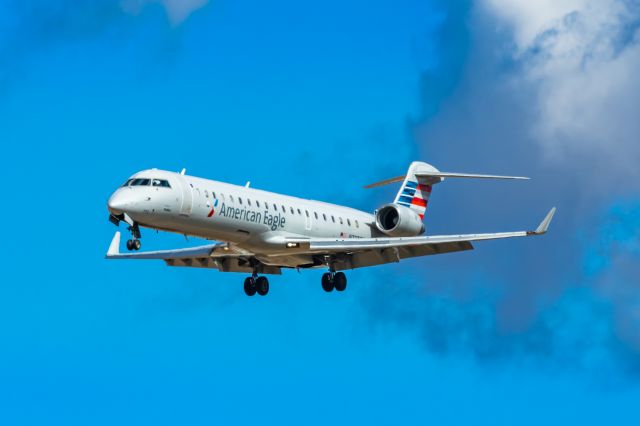 Canadair Regional Jet CRJ-700 (N772SK) - A SkyWest CRJ700 landing at PHX on 2/26/23. Taken with a Canon R7 and Tamron 70-200 G2 lens.