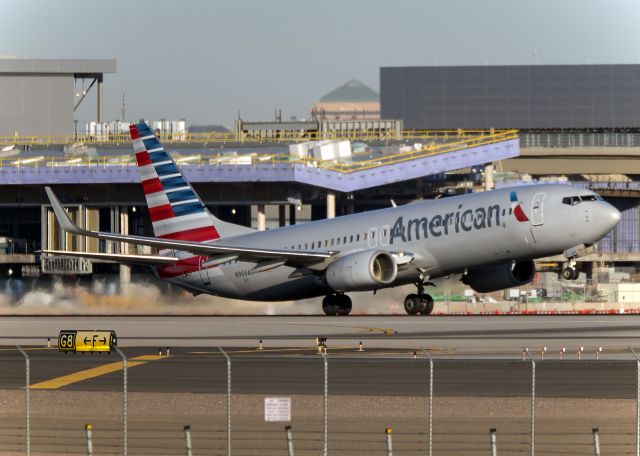 Boeing 737-800 (N966AN)