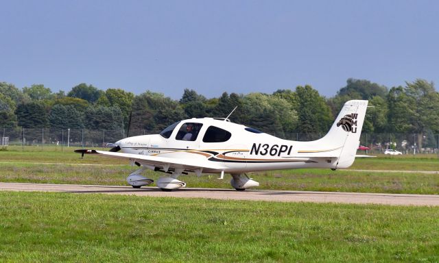 Cirrus SR-20 (N36PL) - Western Michigan University - College of Aviation Cirrus SR20 N36PL in Battle Creek 