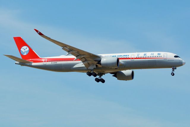 Airbus A350-900 (B-304U)