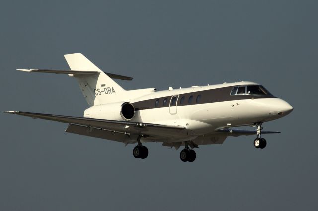 Hawker 800 (CS-DRA)