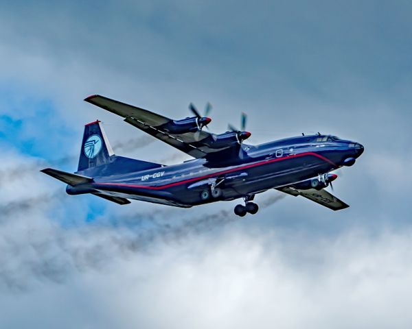 Antonov An-12 (UR-CGV) - Antonov-12BK, Ukranian Air Alliance UR-CGV departing runway 21 YPPH 110918.