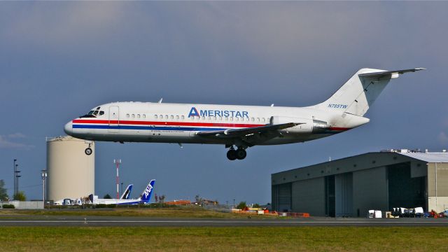 Douglas DC-9-10 (N785TW) - AJI9704 from KADS on short final to Rwy 34L on 8/24/14. (LN:156 / cn 47015).