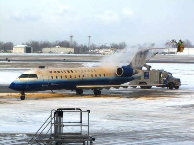 Canadair Regional Jet CRJ-200 (N828AS)