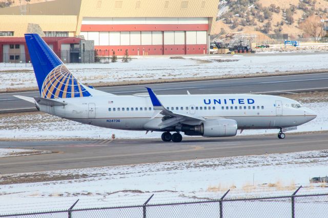 Boeing 737-700 (N24736) - United 305 from Houston, TX. 6 Feb 2021.