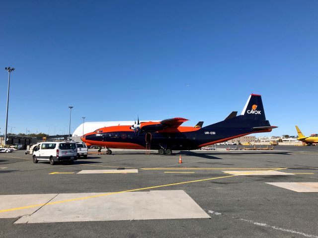 Antonov An-12 (UR-CSI)