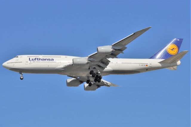 BOEING 747-8 (D-ABYM)