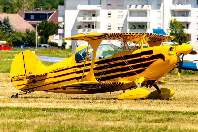 Beechcraft Baron (58) (N828DM)