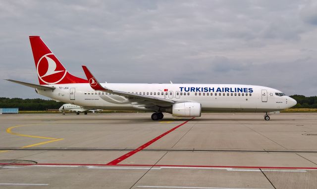 Boeing 737-800 (TC-JGA)