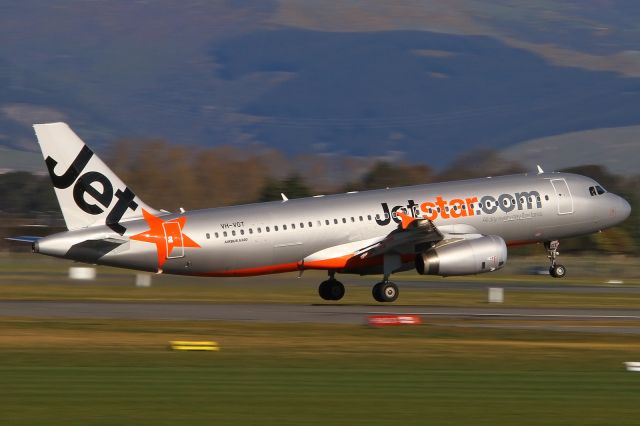 Airbus A320 (VH-VGT)