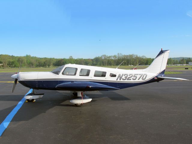 Piper Saratoga (N32570)