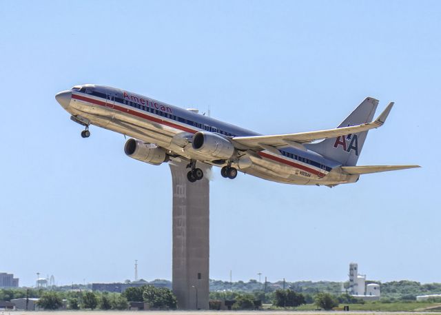 Boeing 737-800 (N926AN)