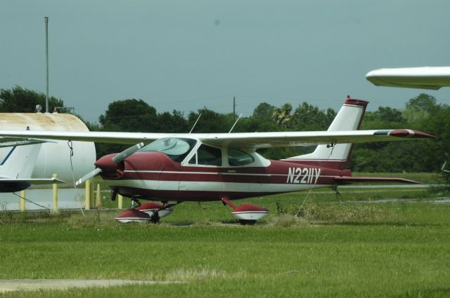 Cessna Cardinal (N2211Y)